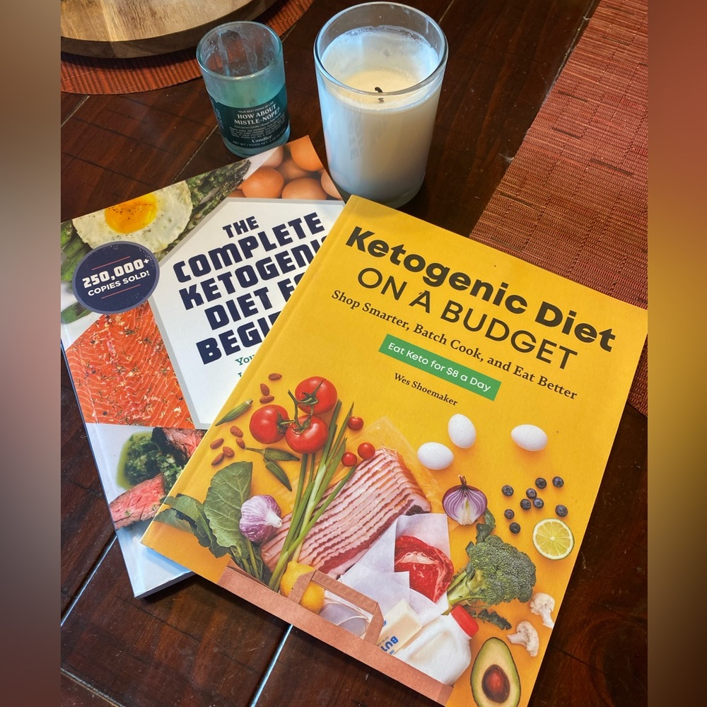 SALE 🌺Cookbooks Ketogenic Diet on a Budget and The Complete Keto Diet for beg..